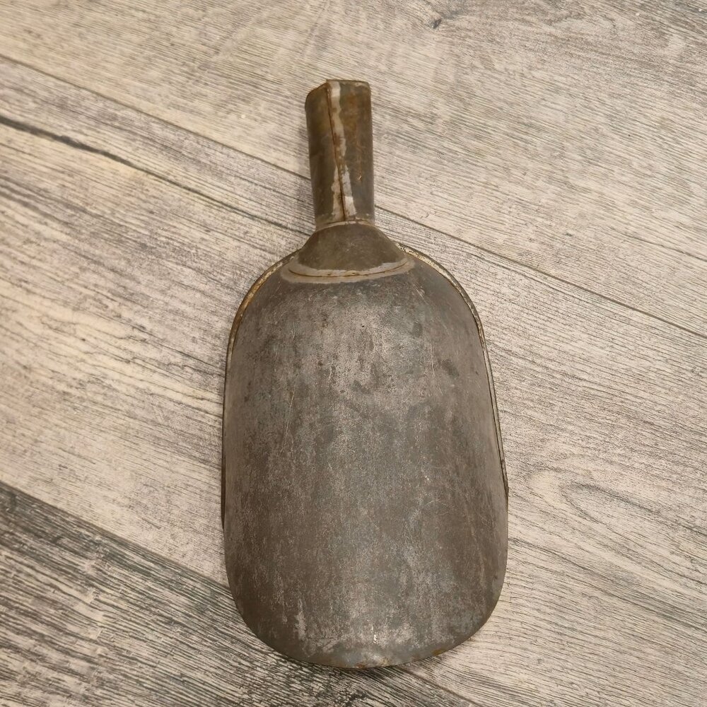 Vintage Metal Grain Scoop Shovel Rustic Farmhouse Primitive Antique Steel Tool - Picture 6 of 13